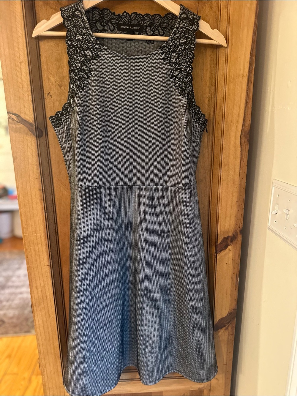 Banana Republic Black Floral Trim Sleeveless A-Line Dress Size 6